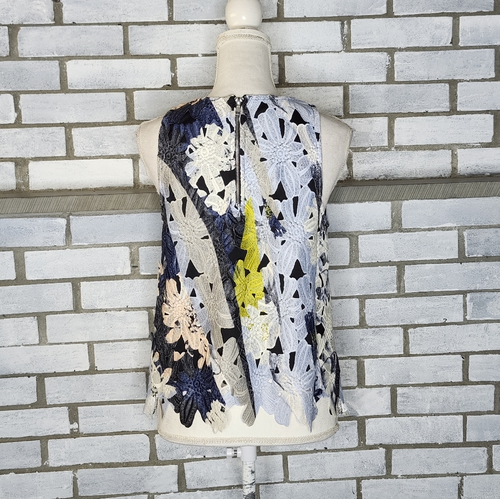 • Bar III Women's Blue Multicolor Floral Print Sleeveless Embroidered Top Medium - Picture 5 of 11